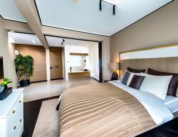 Holland Tower (D10), Apartment #456455821